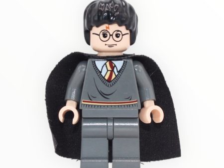 Harry Potter (Gryffindor stripe torso, black cape, 2004) Online